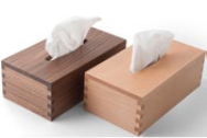 Zwei Kosmetiktuchboxen aus Holz