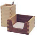 Zweifarbiger Serviettenhalter aus Holz