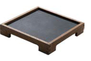 Tablett aus Holz mit Schieferplatte