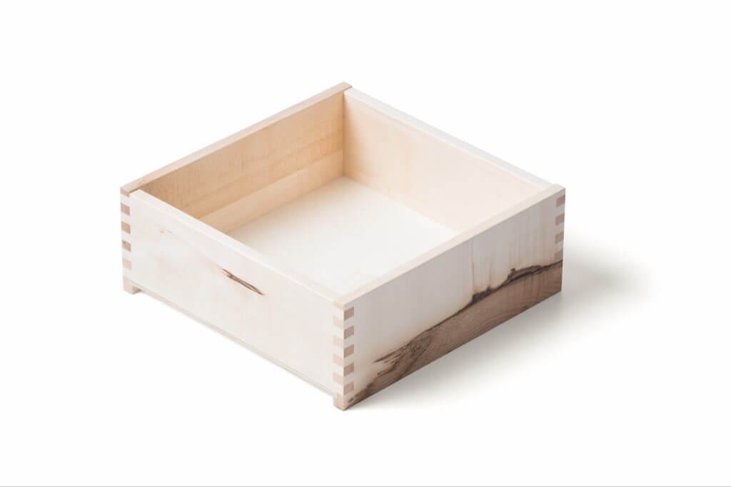 Offene Schublade aus Ahorn, Ausführung Cabinet